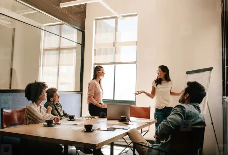 Professional investment consultation meeting